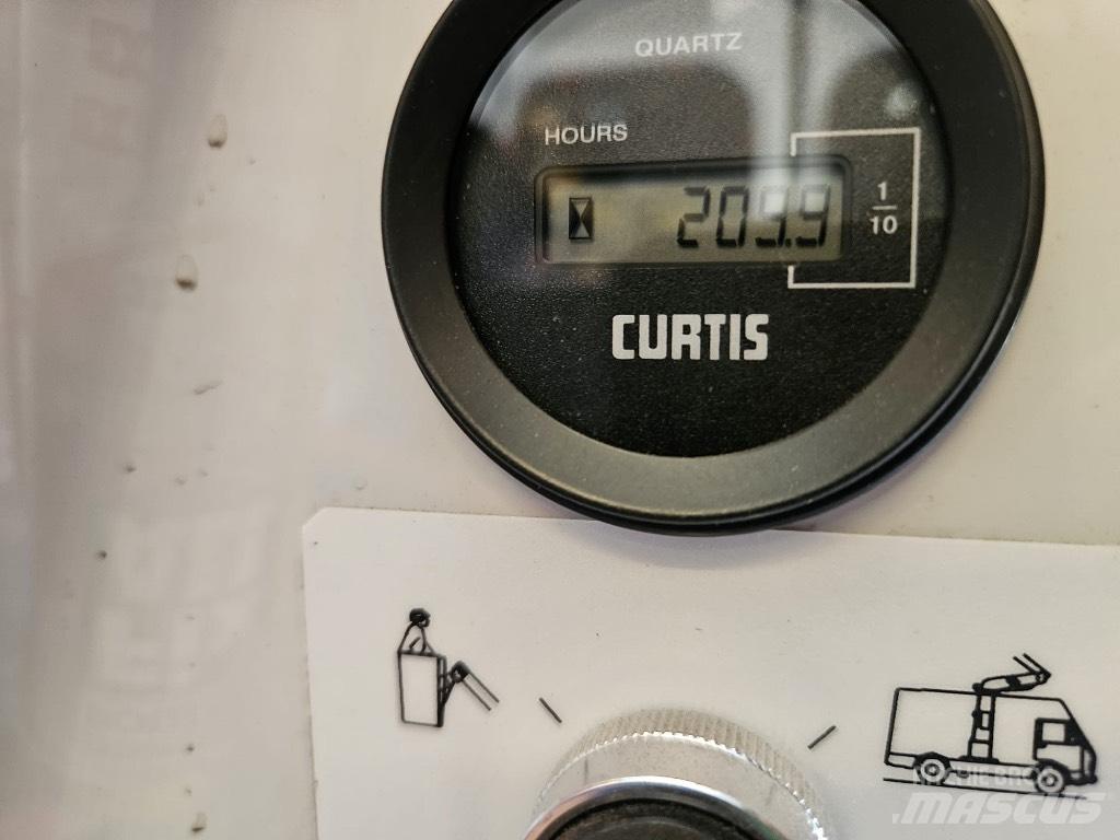 VERSALIFT VT 145 F Εναέριες πλατφόρμες τοποθετημένες σε φορτηγό
