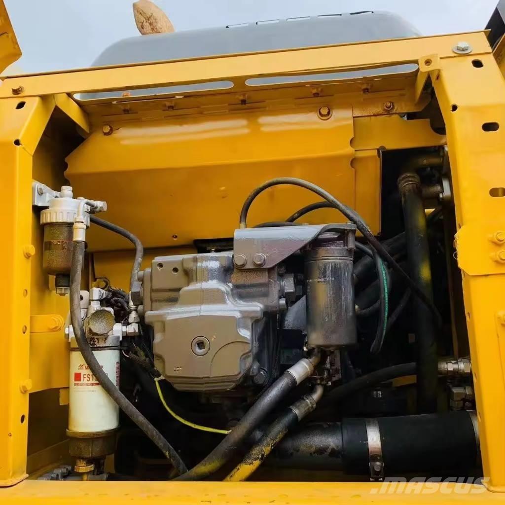 Komatsu PC 200 Εκσκαφείς με ερπύστριες