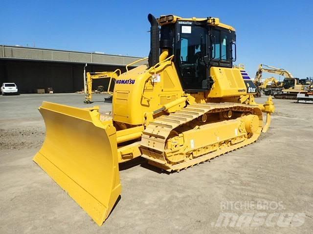 Komatsu D61EX-24 Μπουλντόζες με ερπύστριες