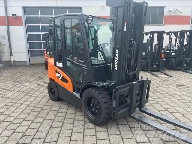 Doosan D35C-9 Πετρελαιοκίνητα Κλαρκ