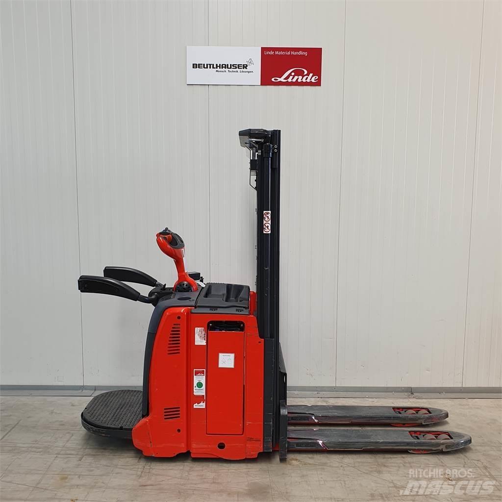 Linde D12AP Παλετοφόρα πεζού χειριστή με ιστό