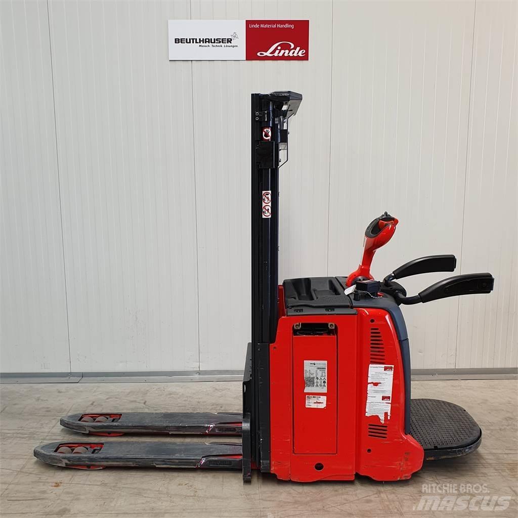Linde D12AP Παλετοφόρα πεζού χειριστή με ιστό