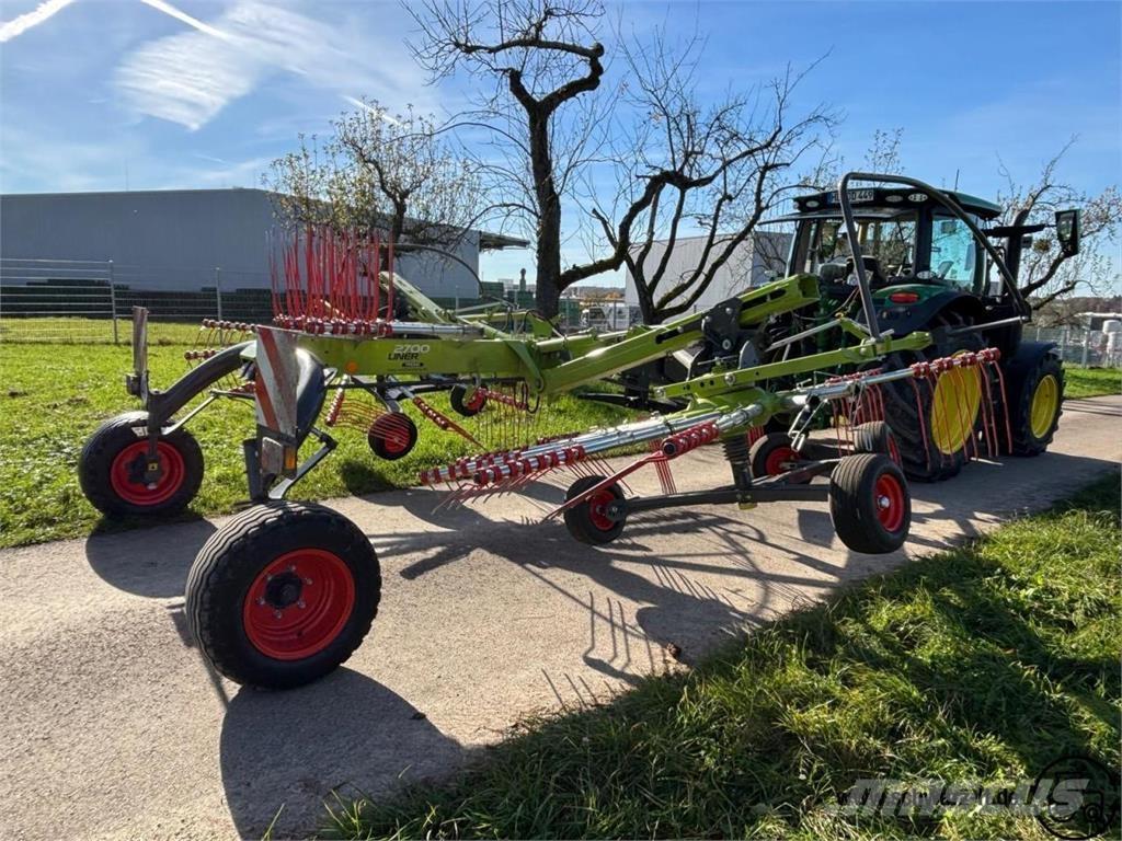 CLAAS Liner 2700 Αναμοχλευτήρες