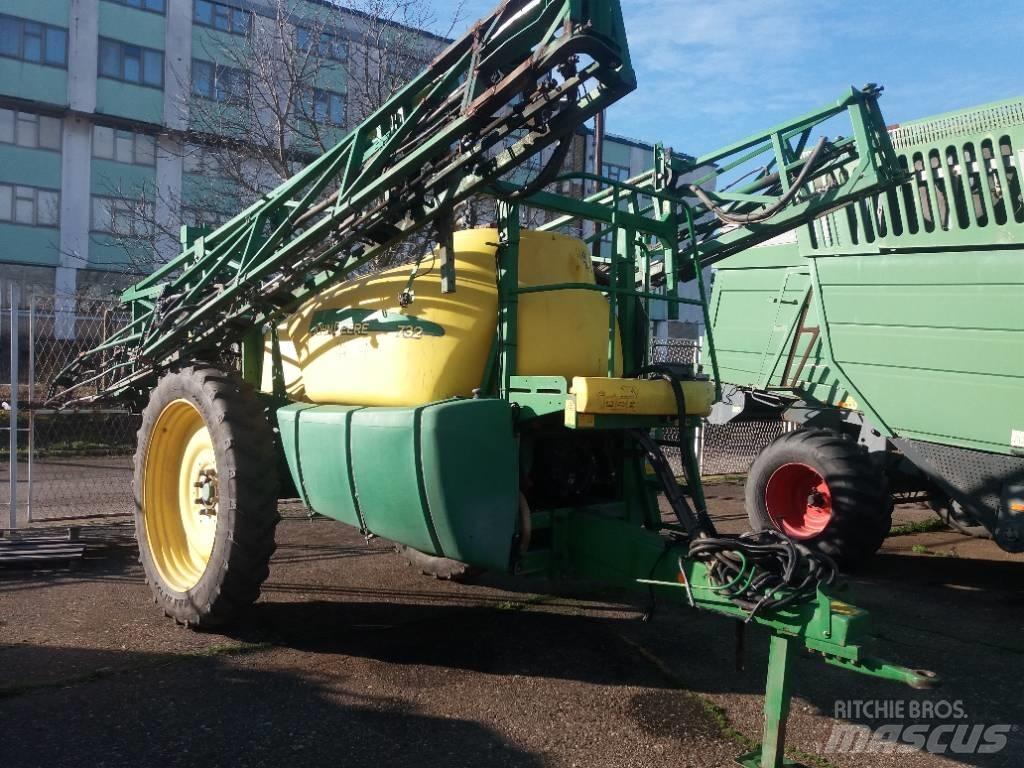 John Deere 732 Ρυμουλκούμενα ψεκαστικά