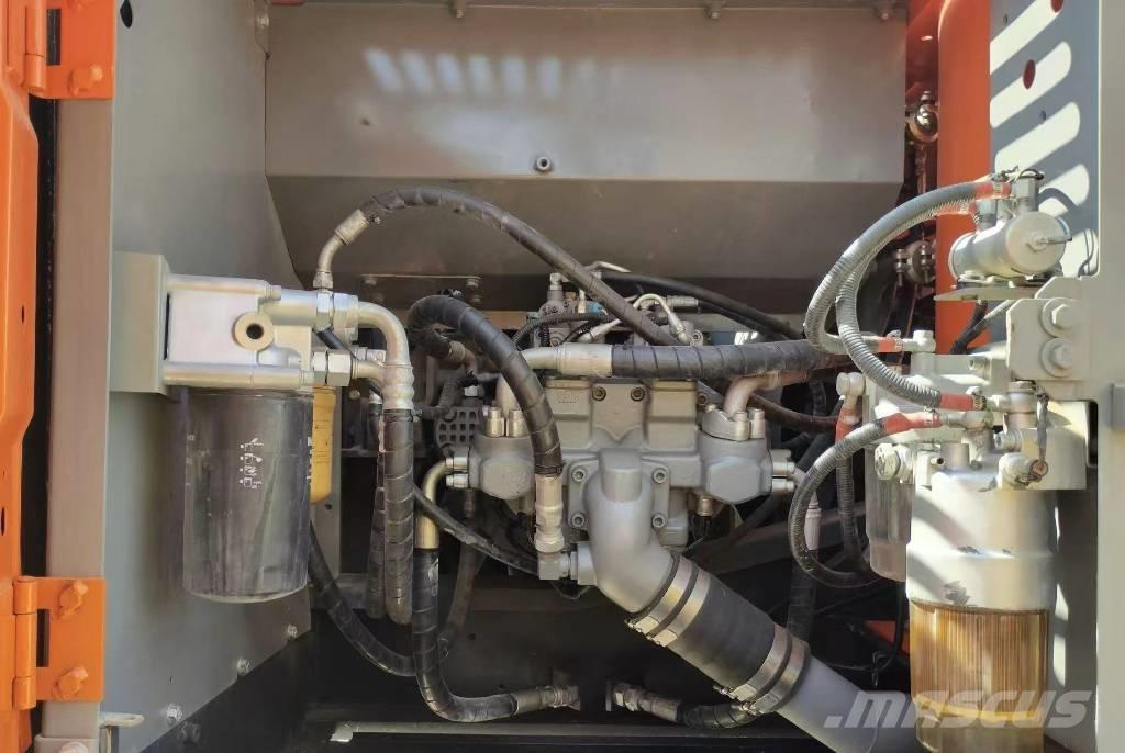 Hitachi ZX 240 Εκσκαφείς με ερπύστριες