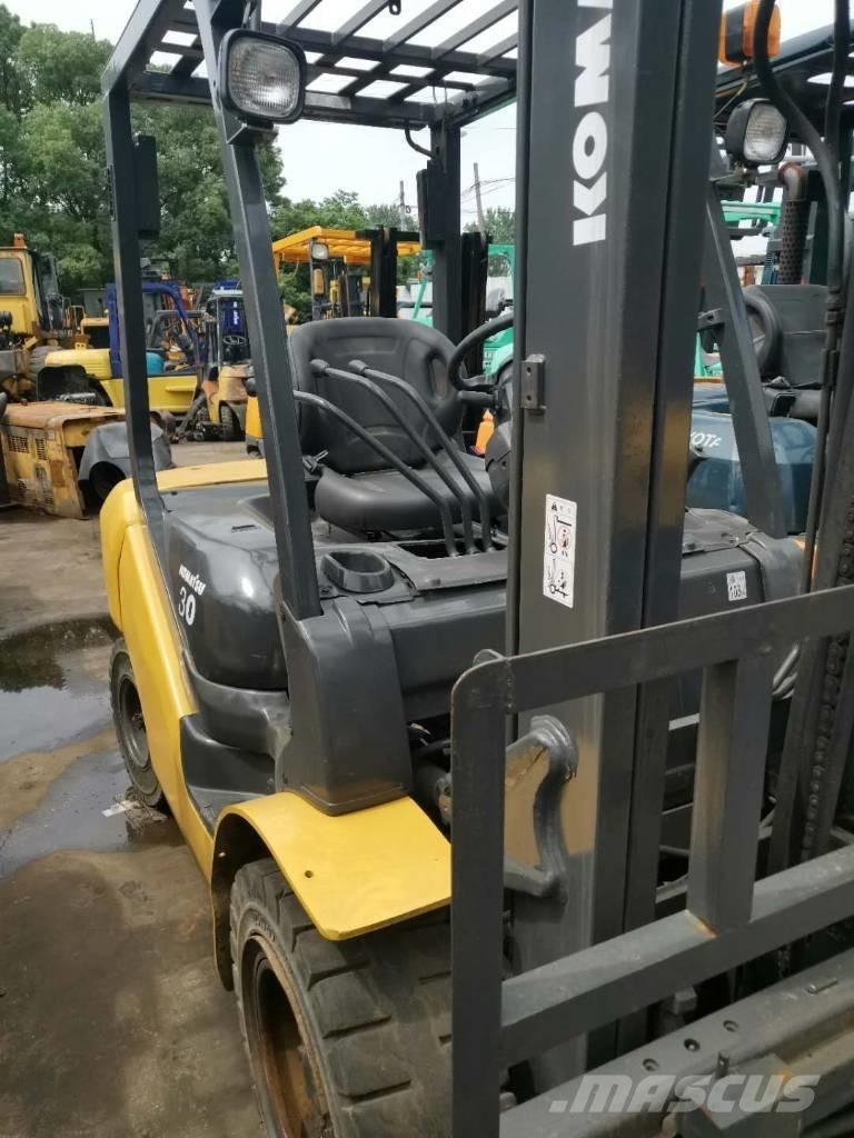 Komatsu 30 Τηλεσκοπικοί ανυψωτές