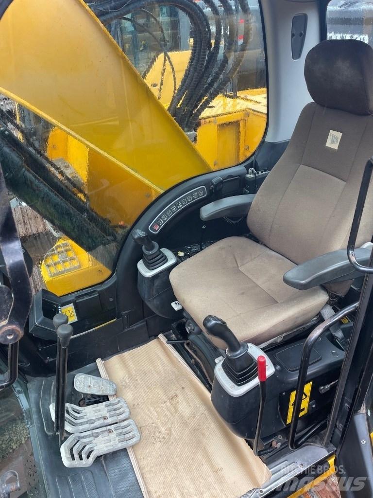 JCB JZ140LC Εκσκαφείς με ερπύστριες