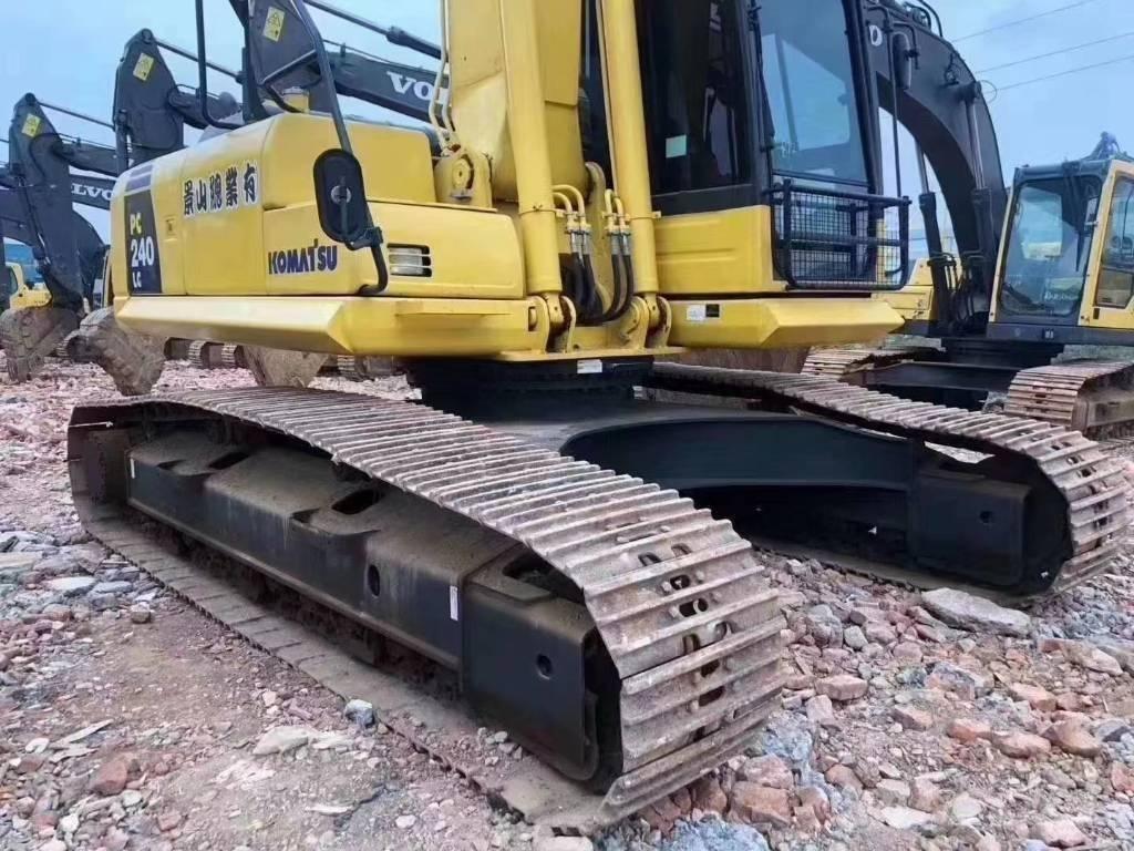 Komatsu PC 240 Εκσκαφείς με ερπύστριες