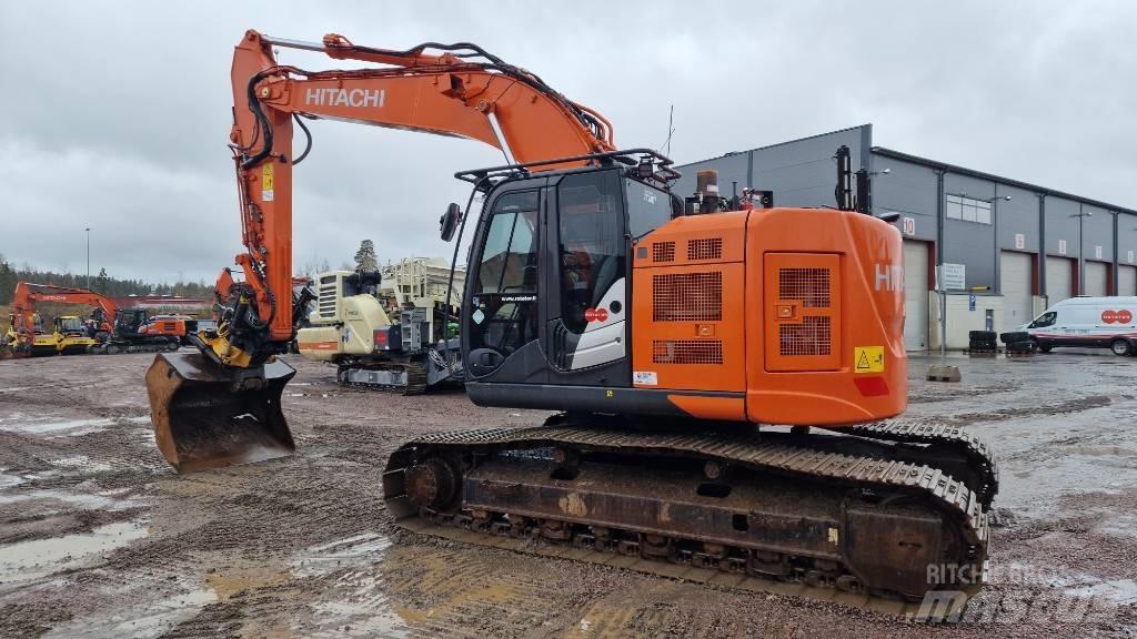 Hitachi ZX225USLC-6 Εκσκαφείς με ερπύστριες