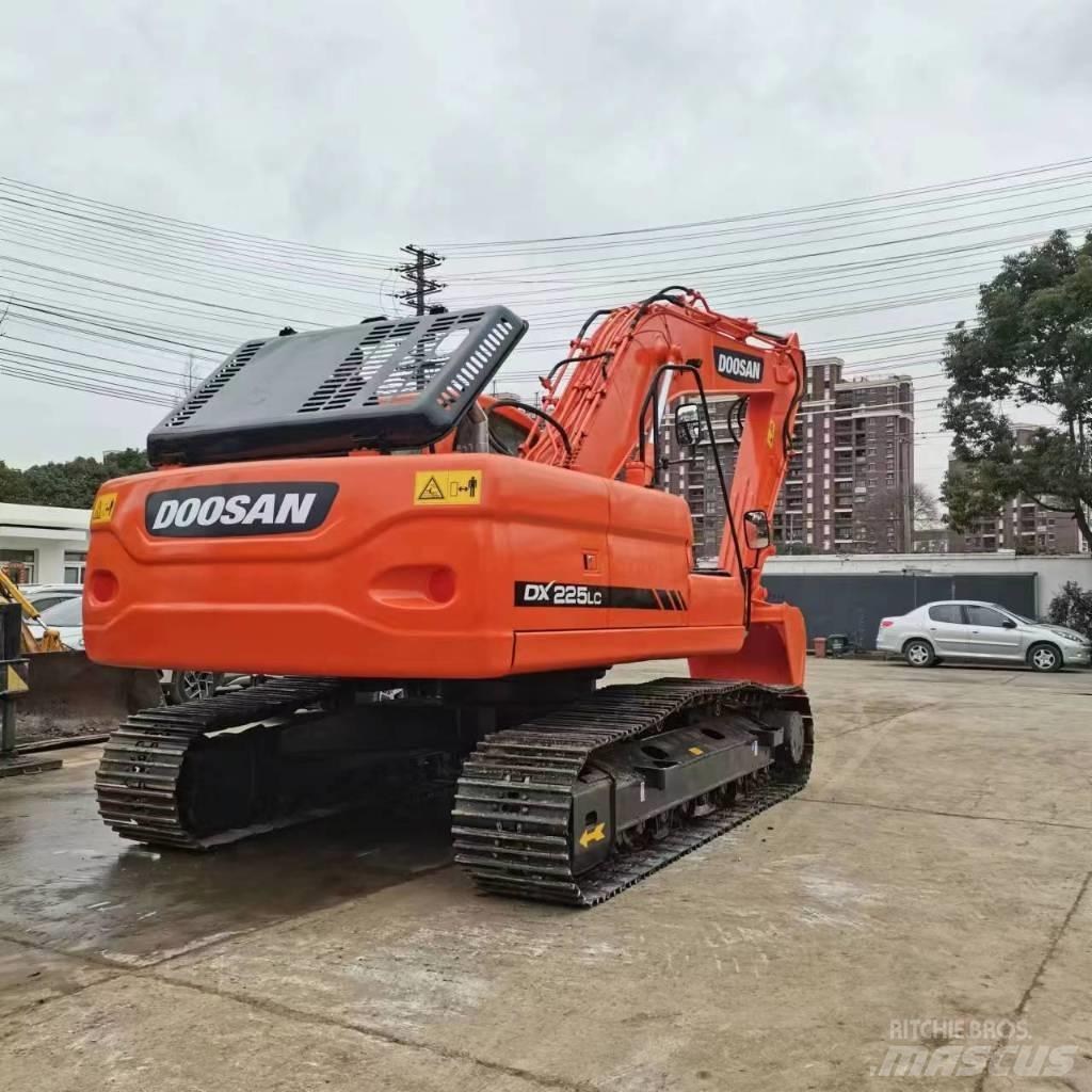 Doosan DX 225 LC Εκσκαφείς με ερπύστριες