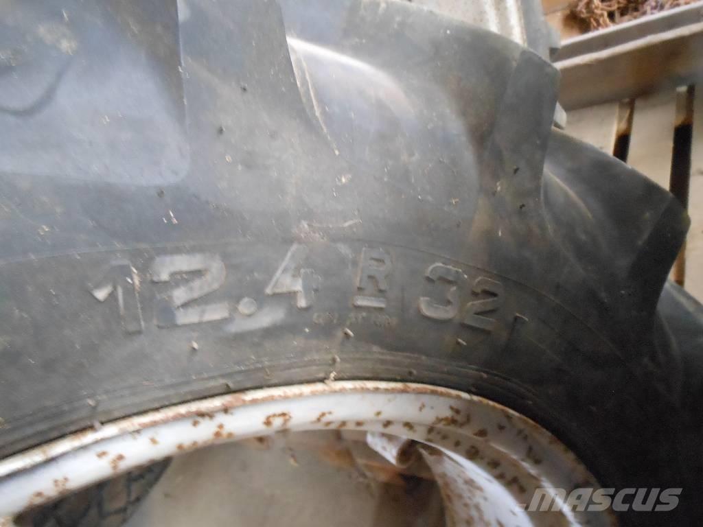 Taurus 12.4X 32 HJUL Άλλα γεωργικά μηχανήματα