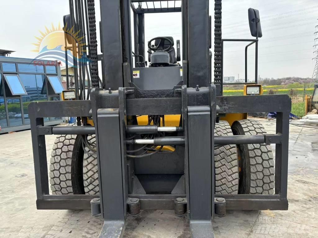 Komatsu FD 200 Πετρελαιοκίνητα Κλαρκ
