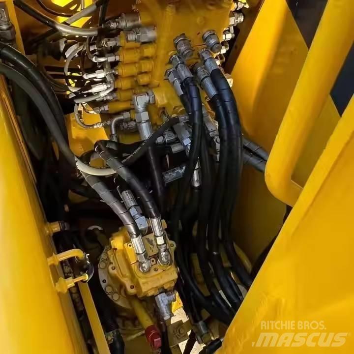 Komatsu PC130 Εκσκαφείς με ερπύστριες