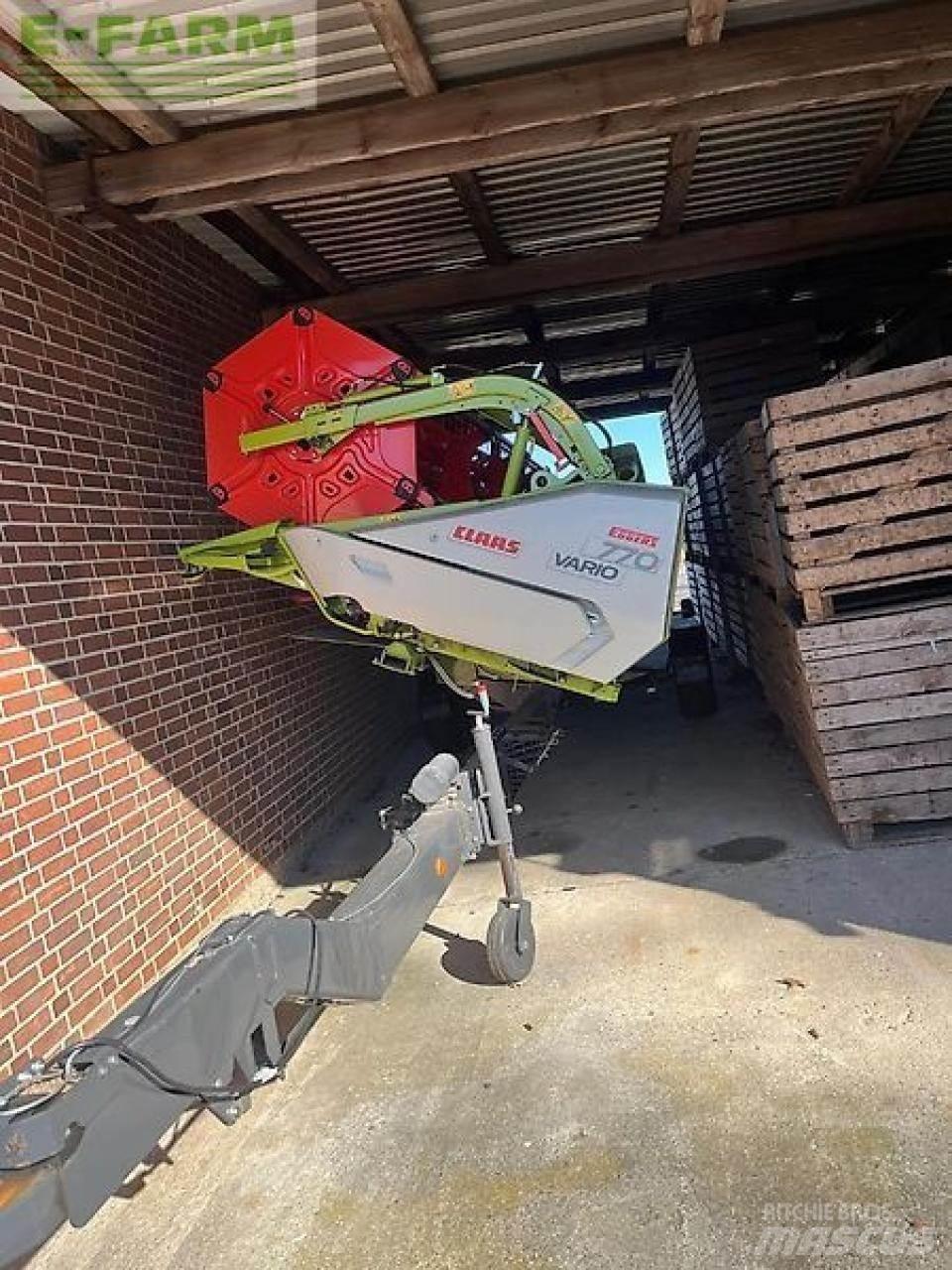 CLAAS trion 730 Θεριζοαλωνιστικές μηχανές