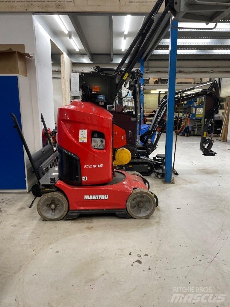 Manitou 100 VJR Ανυψωτήρες με κατακόρυφους πυλώνες