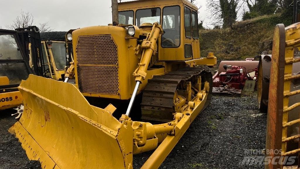 CAT D7 with ripper Μπουλντόζες με ερπύστριες