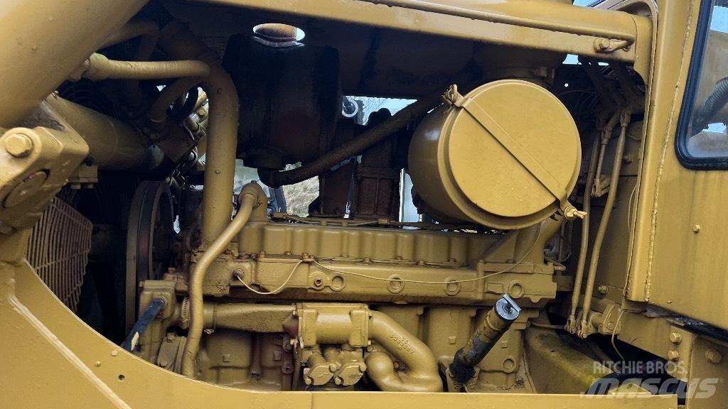 CAT D7 with ripper Μπουλντόζες με ερπύστριες