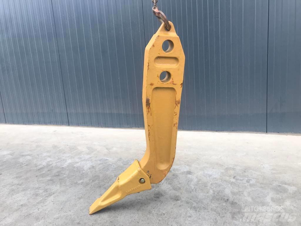 Komatsu D65 Shank Εκχερσωτές