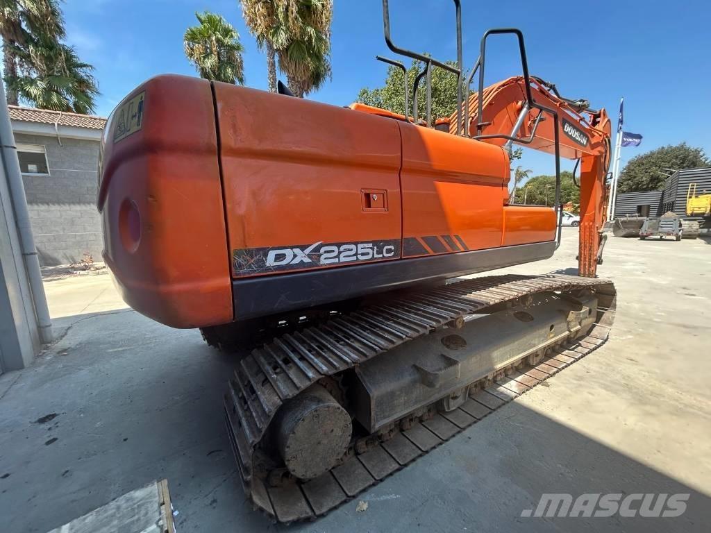 Doosan DX 225 Εκσκαφείς με ερπύστριες