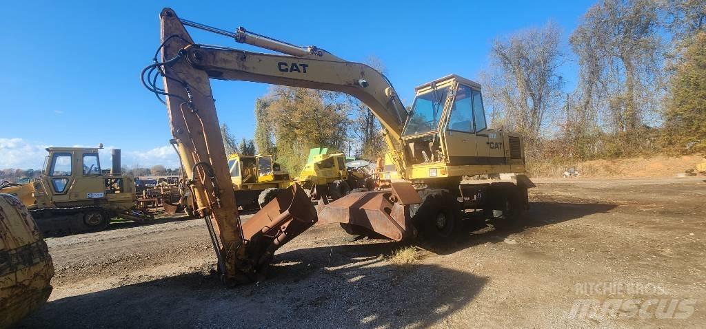 CAT 212 Εκσκαφείς με τροχούς - λάστιχα