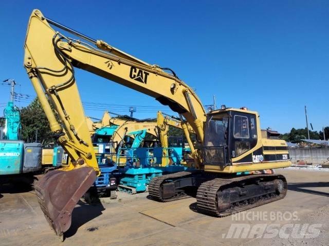 CAT 320 Εκσκαφείς με ερπύστριες