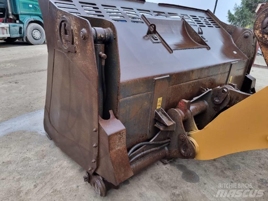 CASE 821 F Φορτωτές με λάστιχα (Τροχοφόροι)