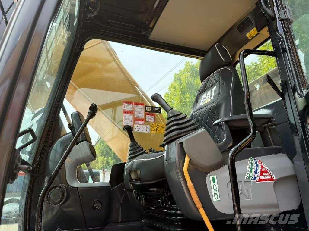 CAT 324 Εκσκαφείς με ερπύστριες