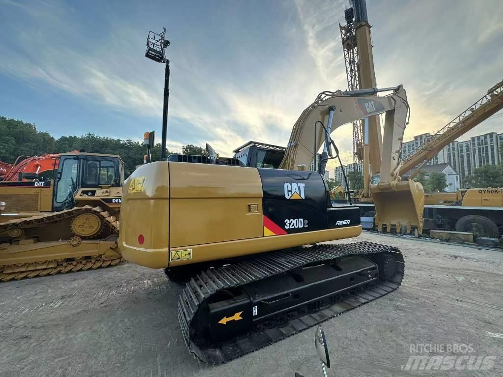 CAT 320D2 Εκσκαφείς με ερπύστριες
