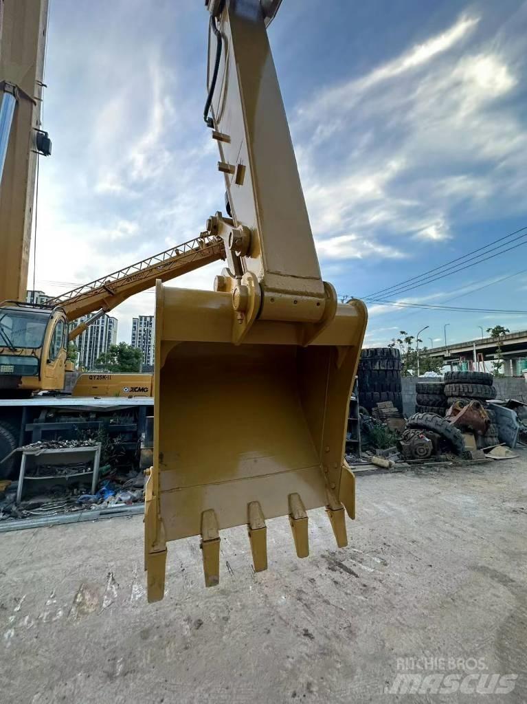 CAT 320D2 Εκσκαφείς με ερπύστριες