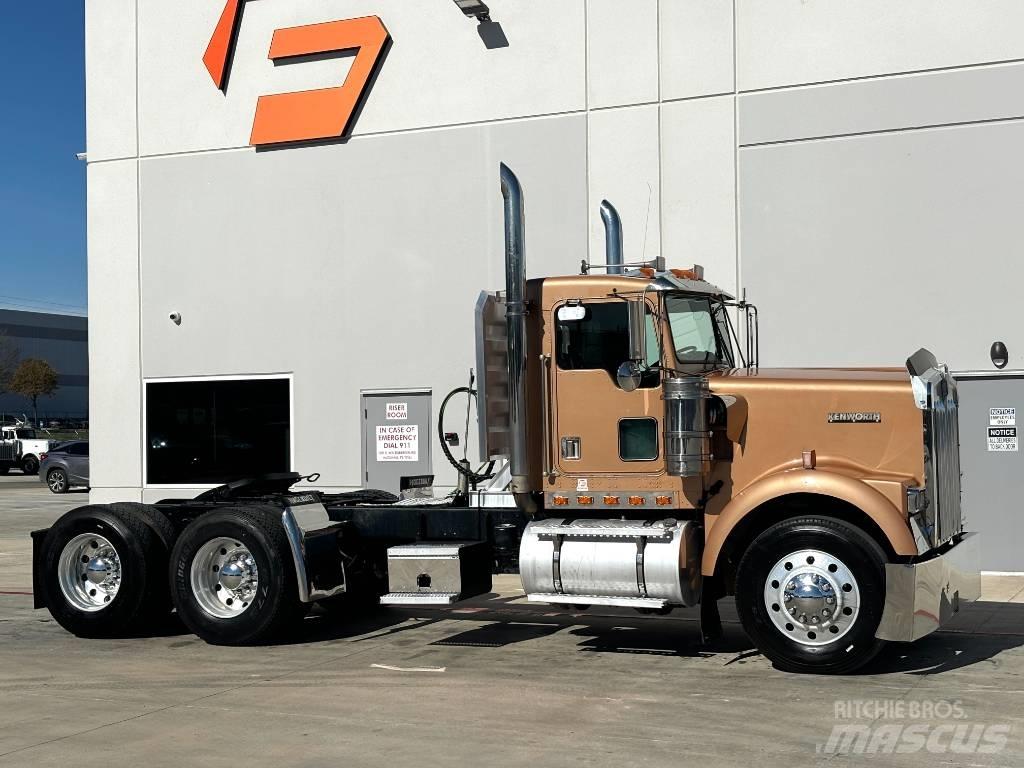Kenworth W 900 Τράκτορες