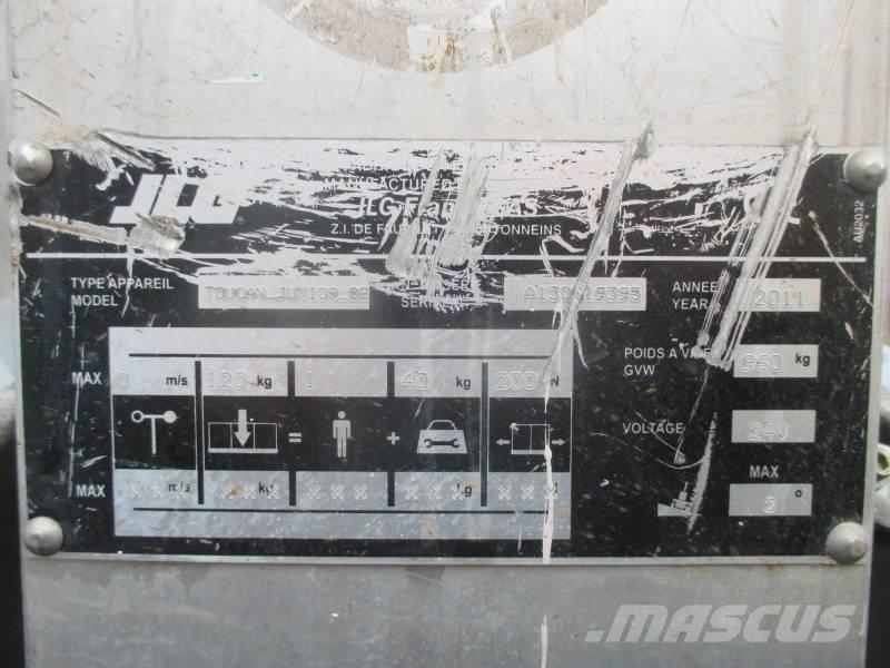 JLG Toucan Junior 8 Ανυψωτήρες με κατακόρυφους πυλώνες