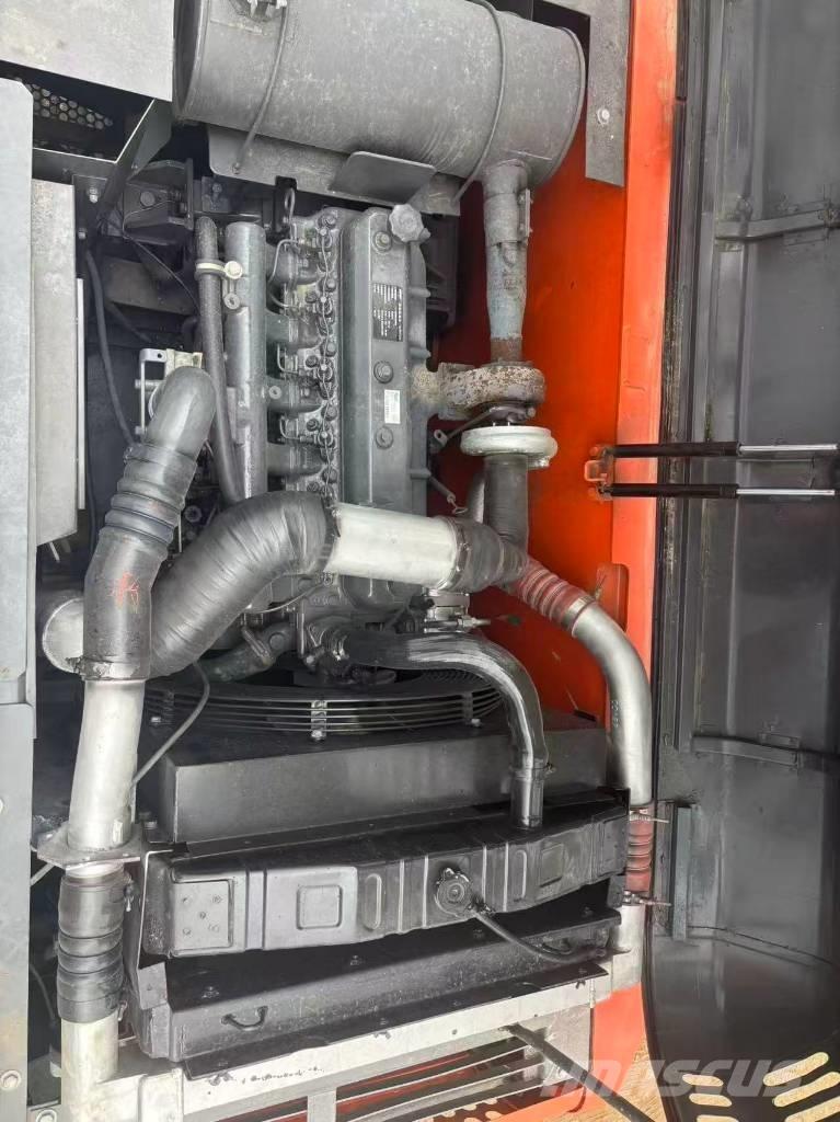 Doosan DX 225 Εκσκαφείς με ερπύστριες