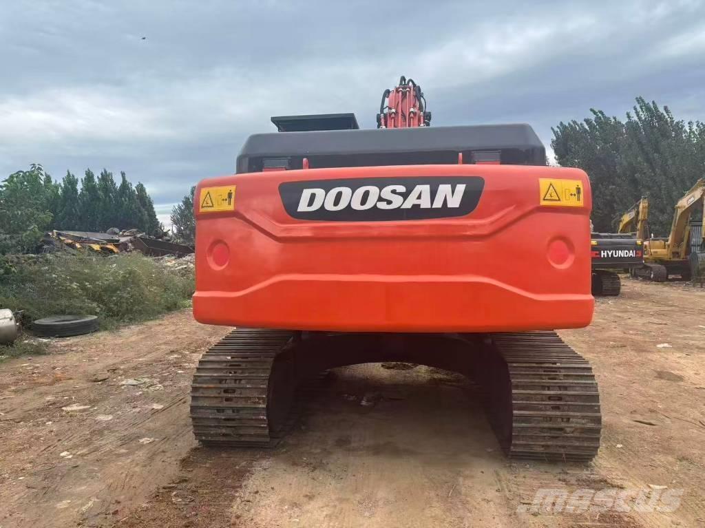 Doosan DX 225 Εκσκαφείς με ερπύστριες