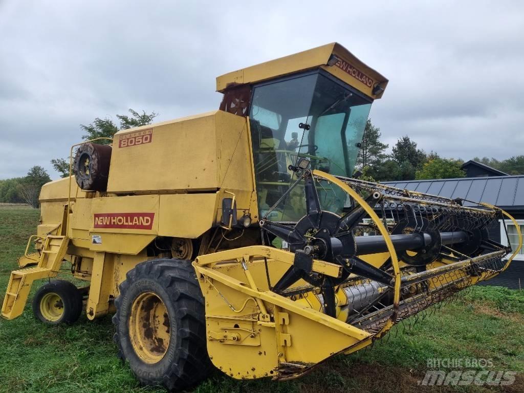 New Holland 8050 Θεριζοαλωνιστικές μηχανές