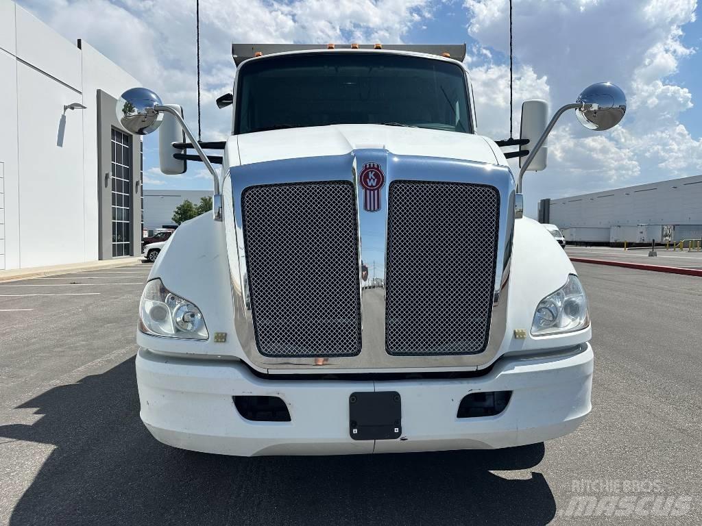 Kenworth T 680 Φορτηγά Ανατροπή
