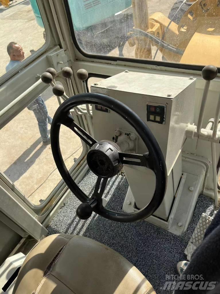 CAT 140 K Γκρέιντερς