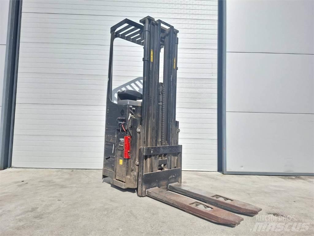 CAT NSR16NI Ηλεκτρικά παλετοφόρα με ιστό