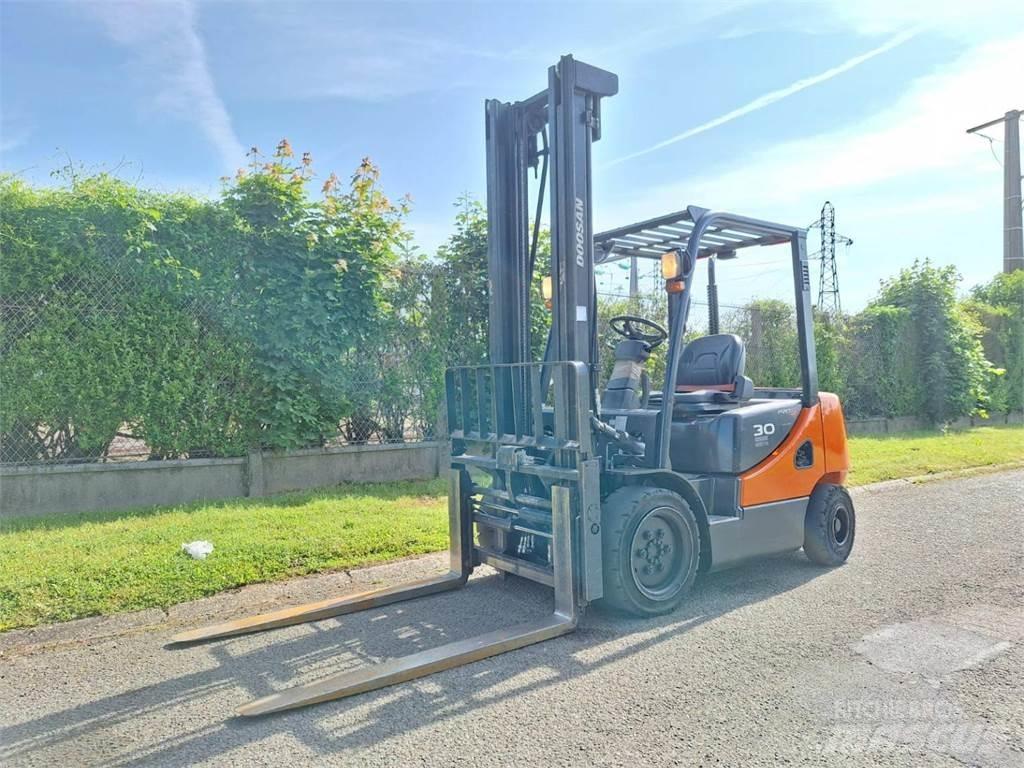Doosan D30S 5 Περονοφόρα ανυψωτικά κλαρκ - άλλα