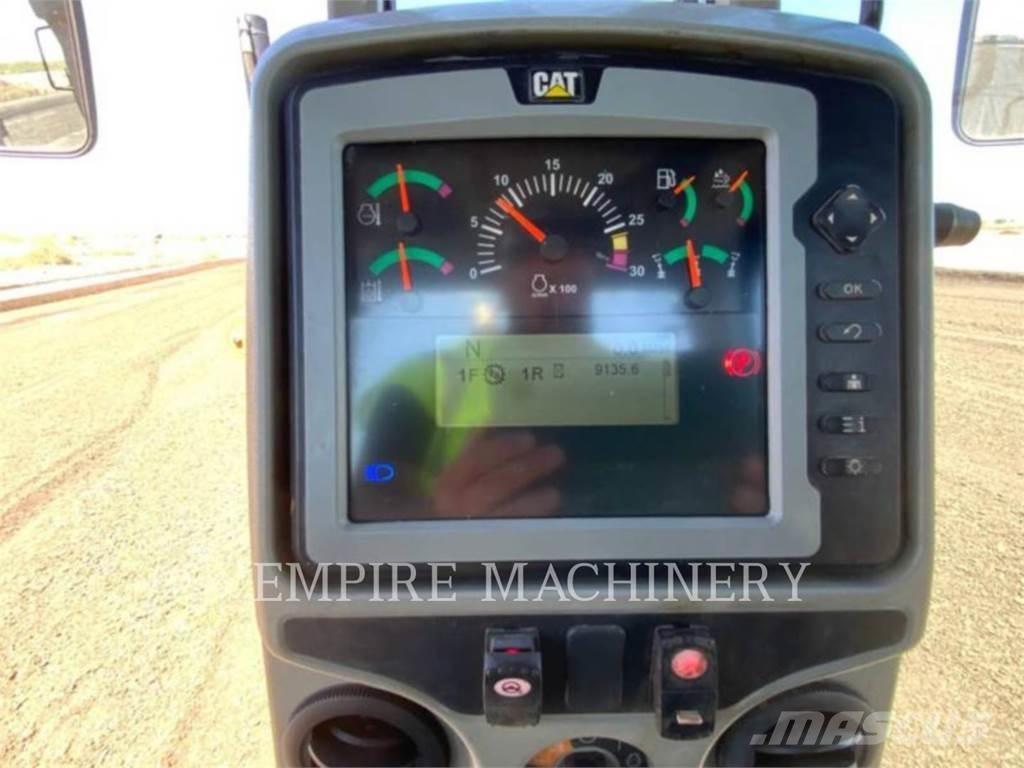 CAT 12M3 AWD Γκρέιντερς