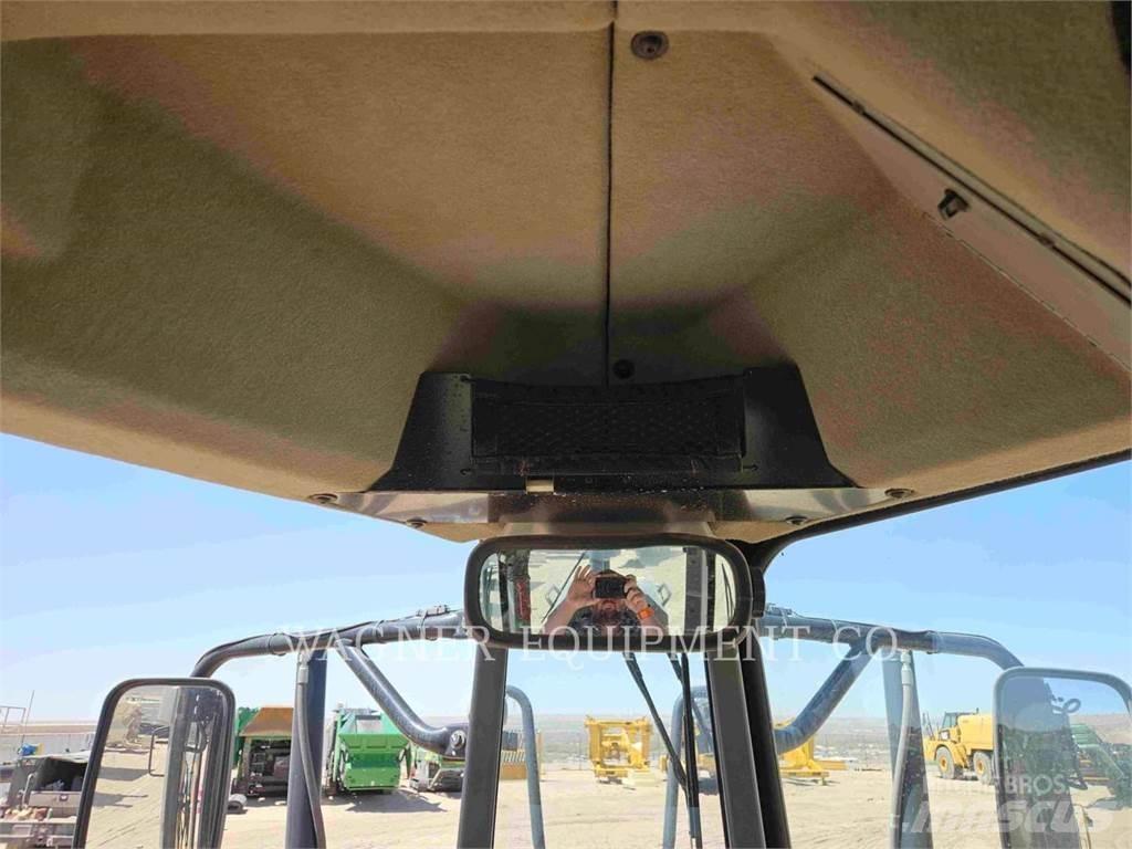 CAT 12M3 AWD Γκρέιντερς