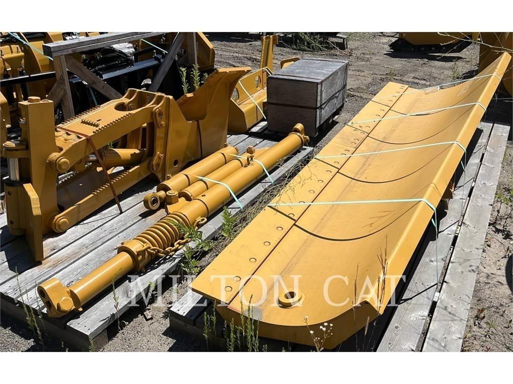 CAT 140 MASTLESS WING Εκτοξευτές χιονιού