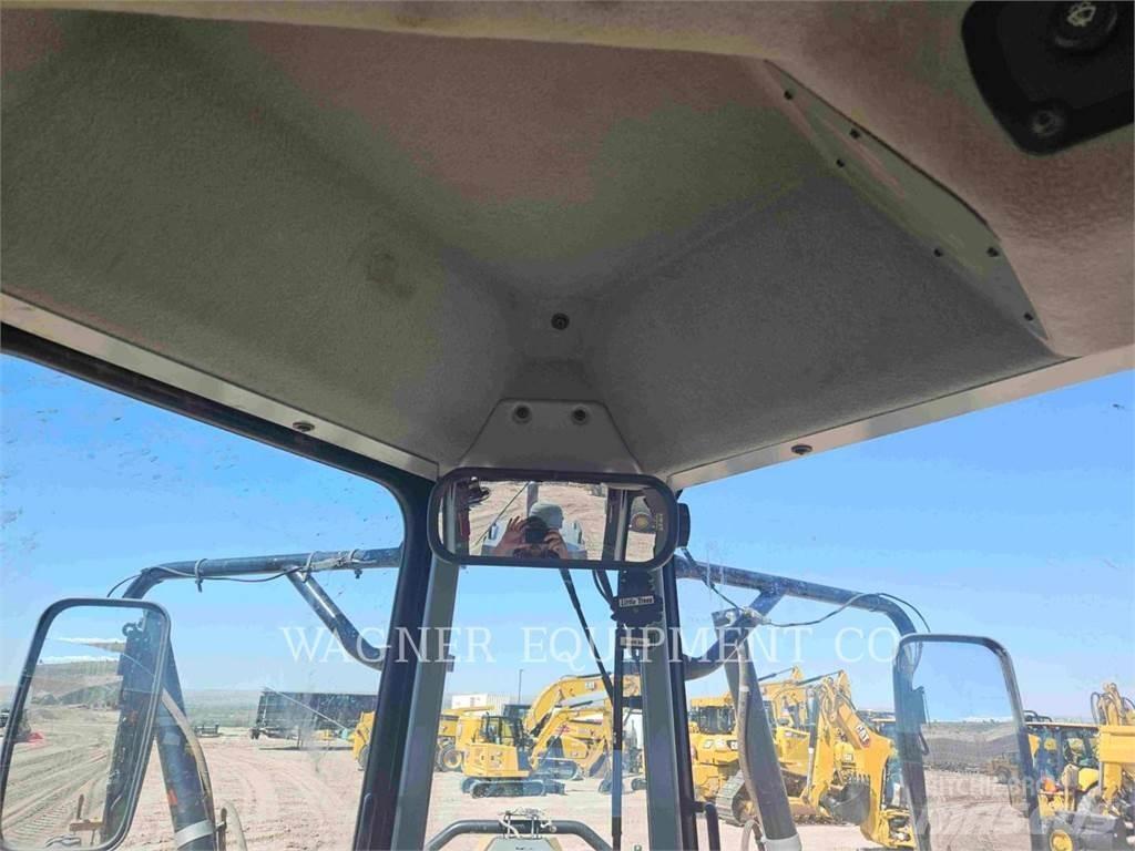 CAT 140M Γκρέιντερς