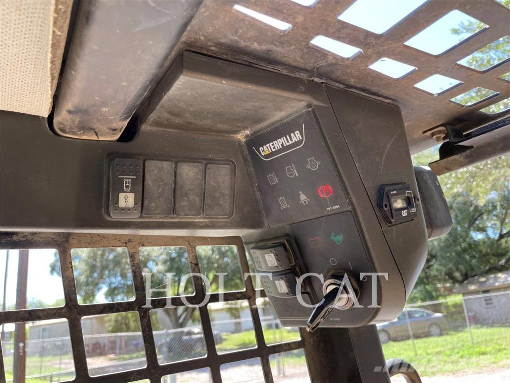 CAT 216 Φορτωτάκια