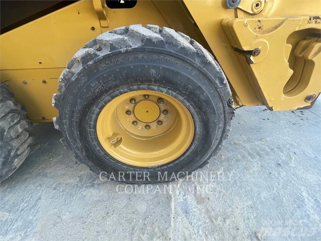 CAT 236D3 Φορτωτάκια