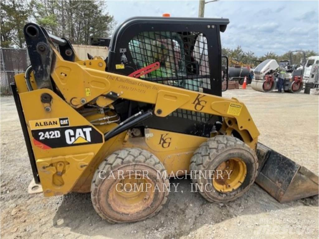 CAT 242D Φορτωτάκια