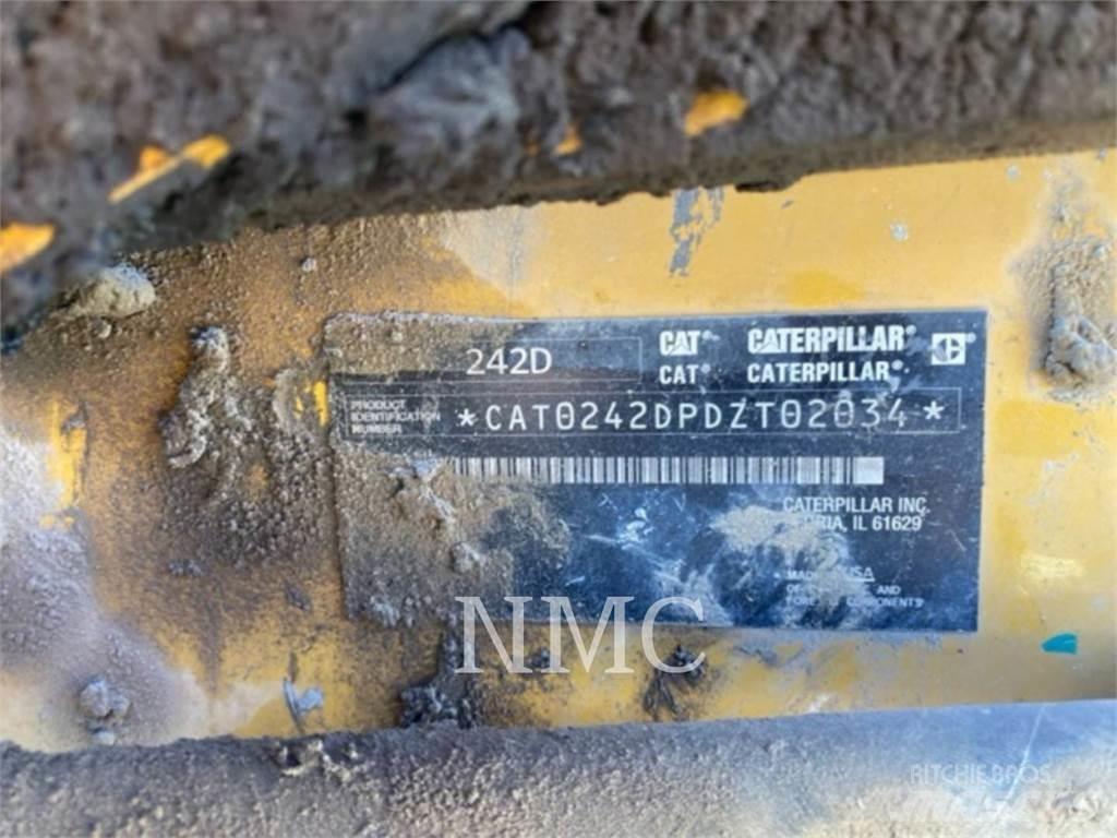CAT 242D Φορτωτάκια