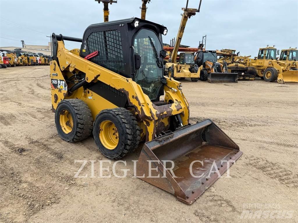 CAT 242D Φορτωτάκια