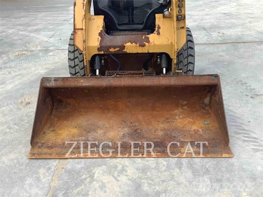 CAT 242D Φορτωτάκια
