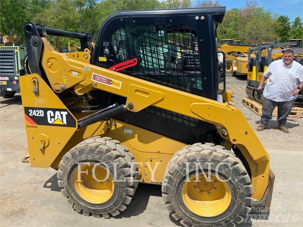 CAT 242D Φορτωτάκια