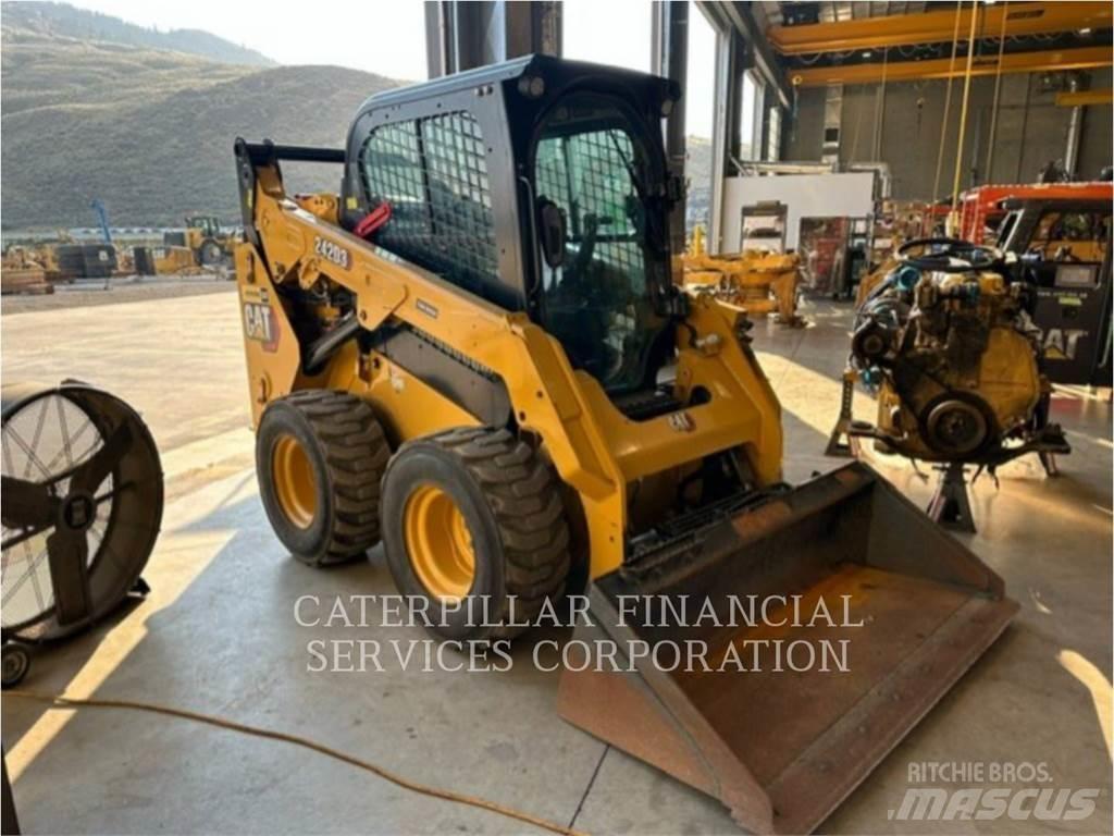 CAT 242D3 Φορτωτάκια